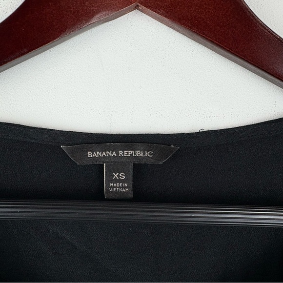 Banana Republic Women’s Black Bell Sleeve Blouse Chic Classy Holiday Party XS - Picture 4 of 8